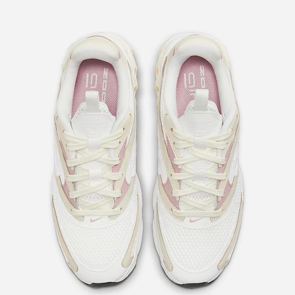 Nike Women's Zoom Air Fire - Picture 2 of 4